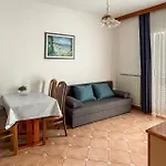 Stunning Apartment In Nova Vas *