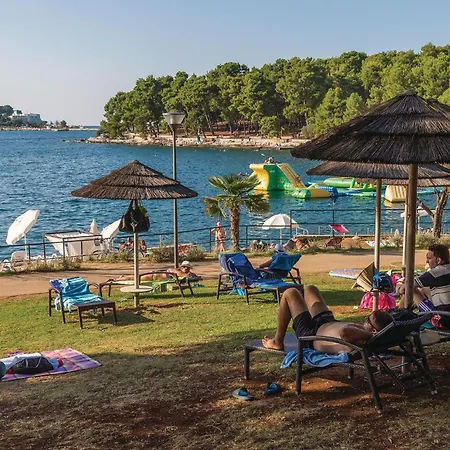 Apartment 2 Bedroom Amazing In Poreč